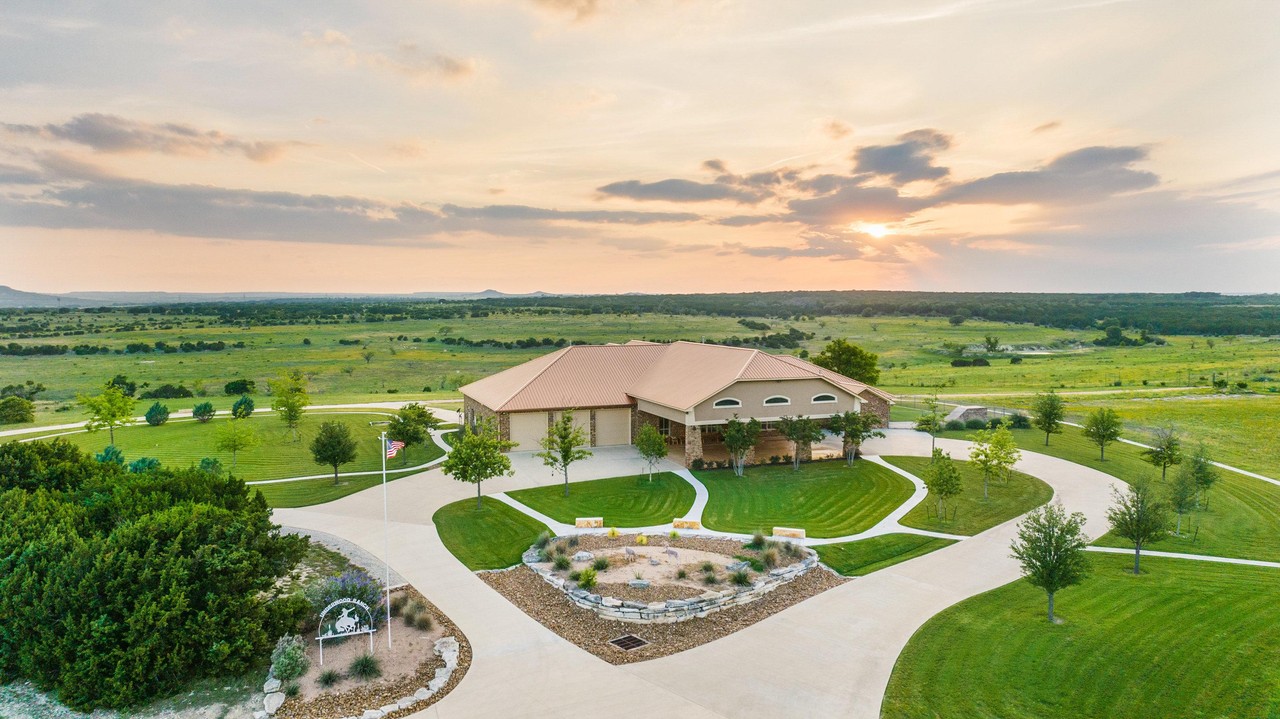 5 Extremely-Luxurious Texas Ranches and Waterfront Estates on Iconic Lakes