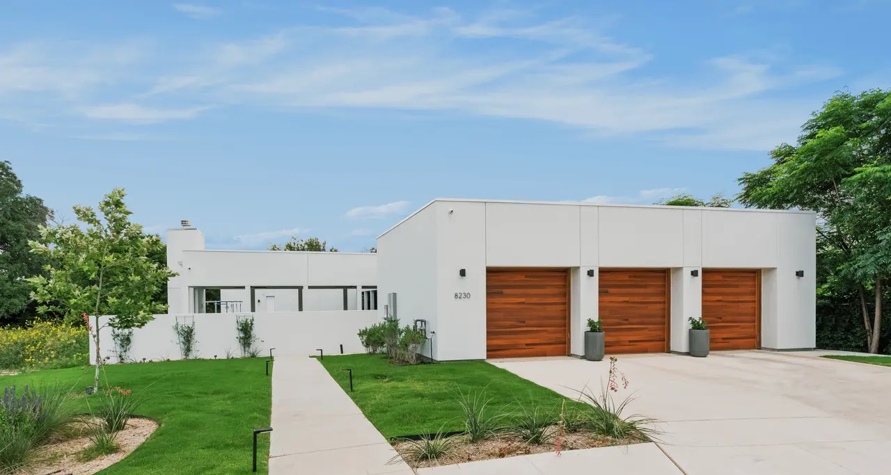 5 Texas Luxurious Estates Showcasing Trendy Design and Expansive Dwelling Areas