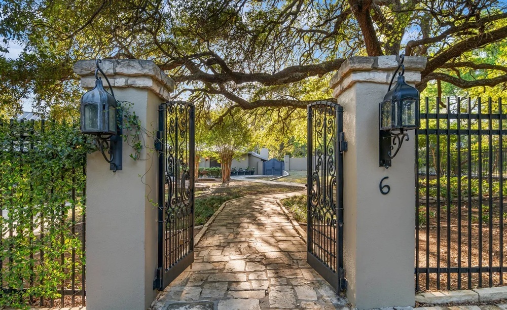 5 Texas Trophy Estates, Ranches, and Lake LBJ Waterfront Residing