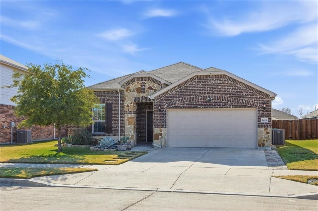 5 Spacious Texas and Oklahoma Homes on Acreage and Luxury Living ...