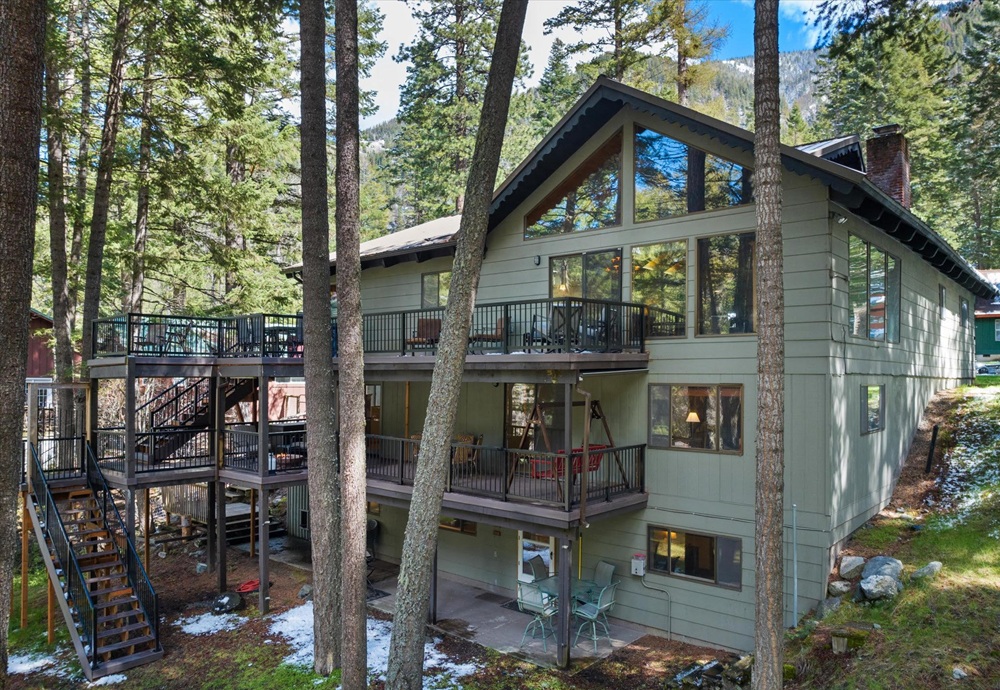 5 Washington and Oregon Residences Showcasing Pacific Northwest Beauty and Refined Craftsmanship