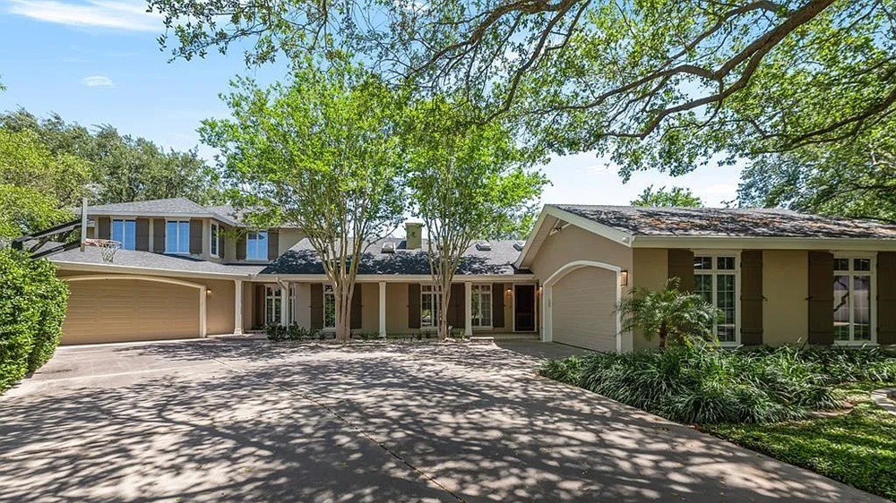 5 Texas Luxurious Estates Mixing Spacious Acreage with Refined Design