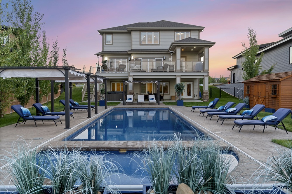 5 Alberta Luxury Estates Showcasing Expansive Spaces and Distinctive ...